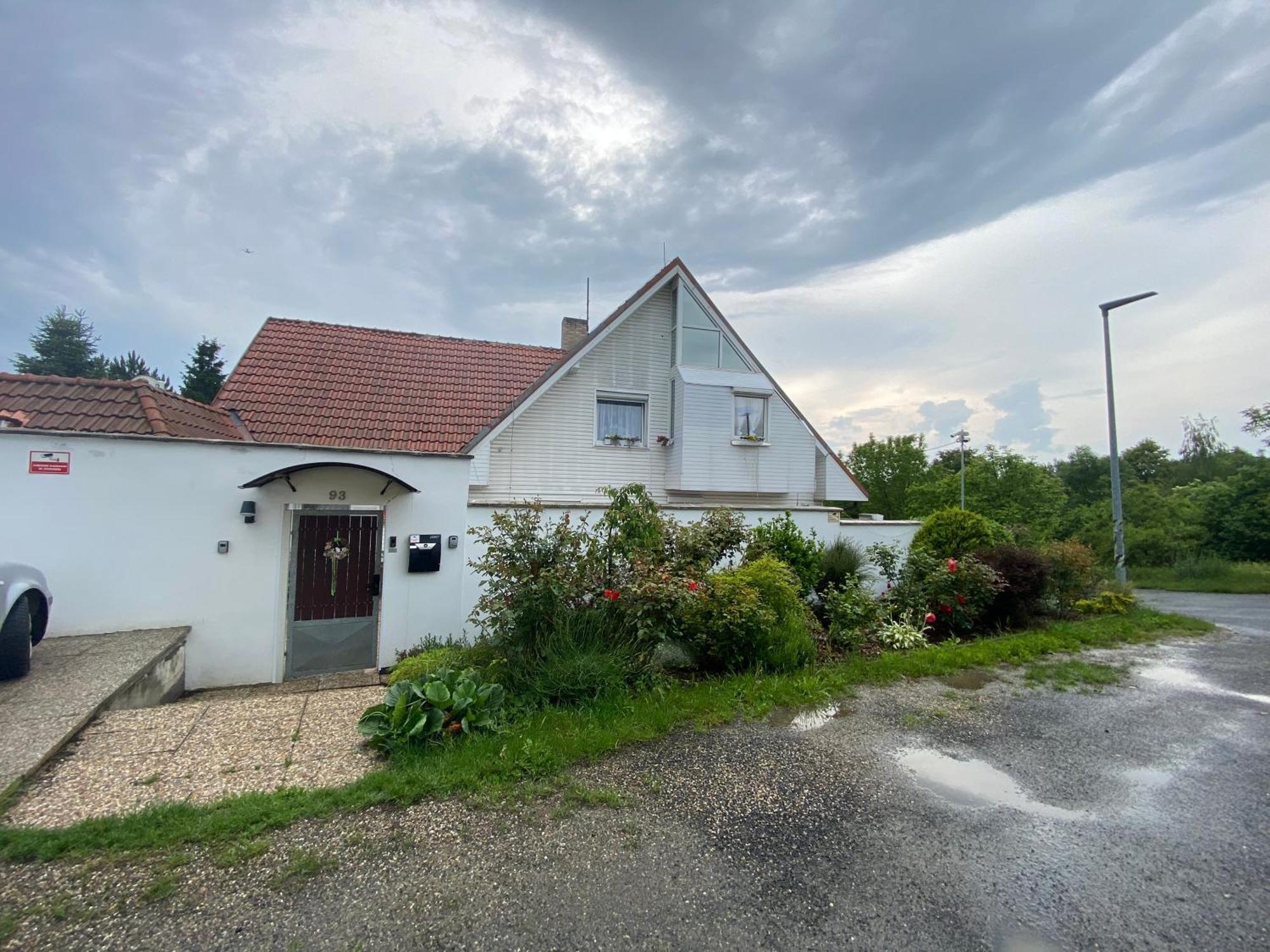 Homestay U Hanky Zdiby Buitenkant foto