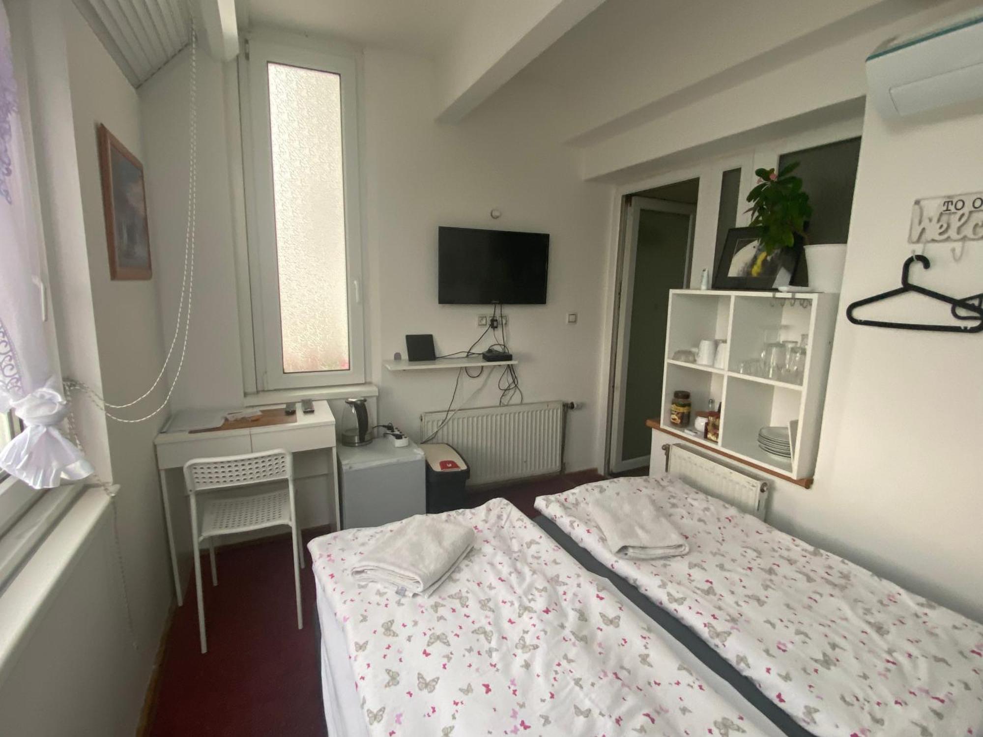 Homestay U Hanky Zdiby Buitenkant foto