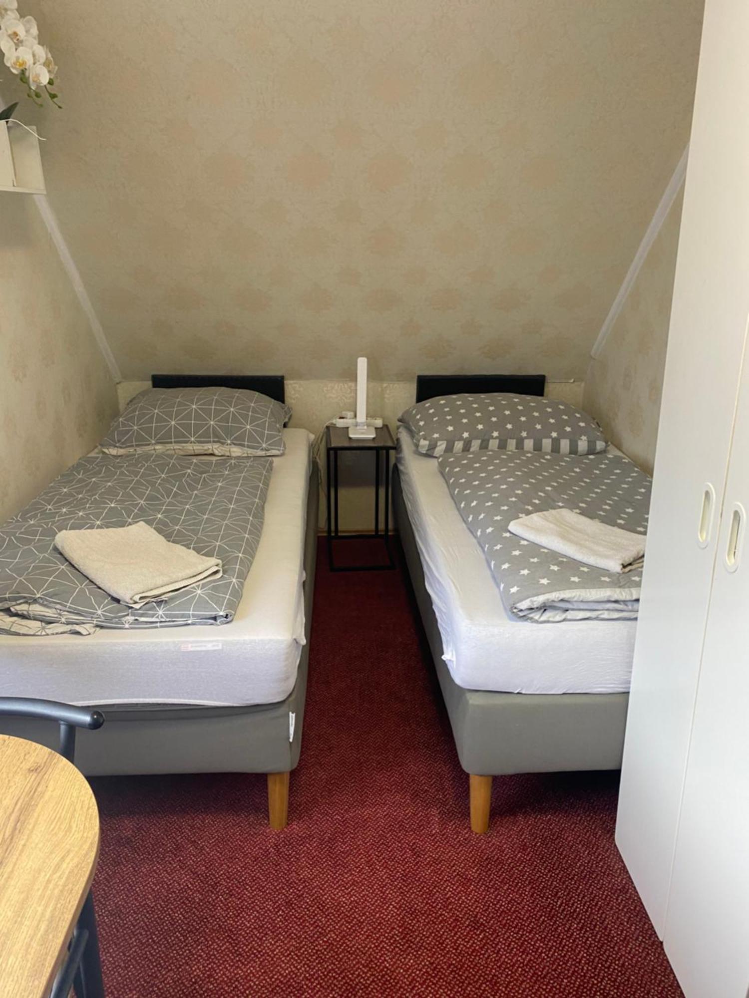 Homestay U Hanky Zdiby Buitenkant foto