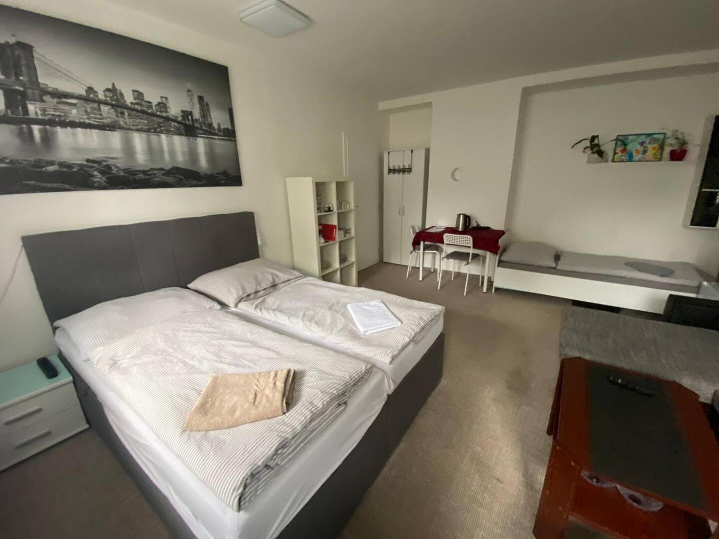 Homestay U Hanky Zdiby Buitenkant foto