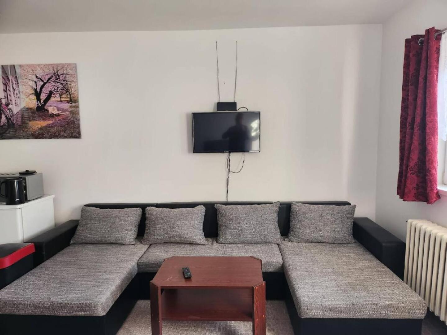 Homestay U Hanky Zdiby Buitenkant foto